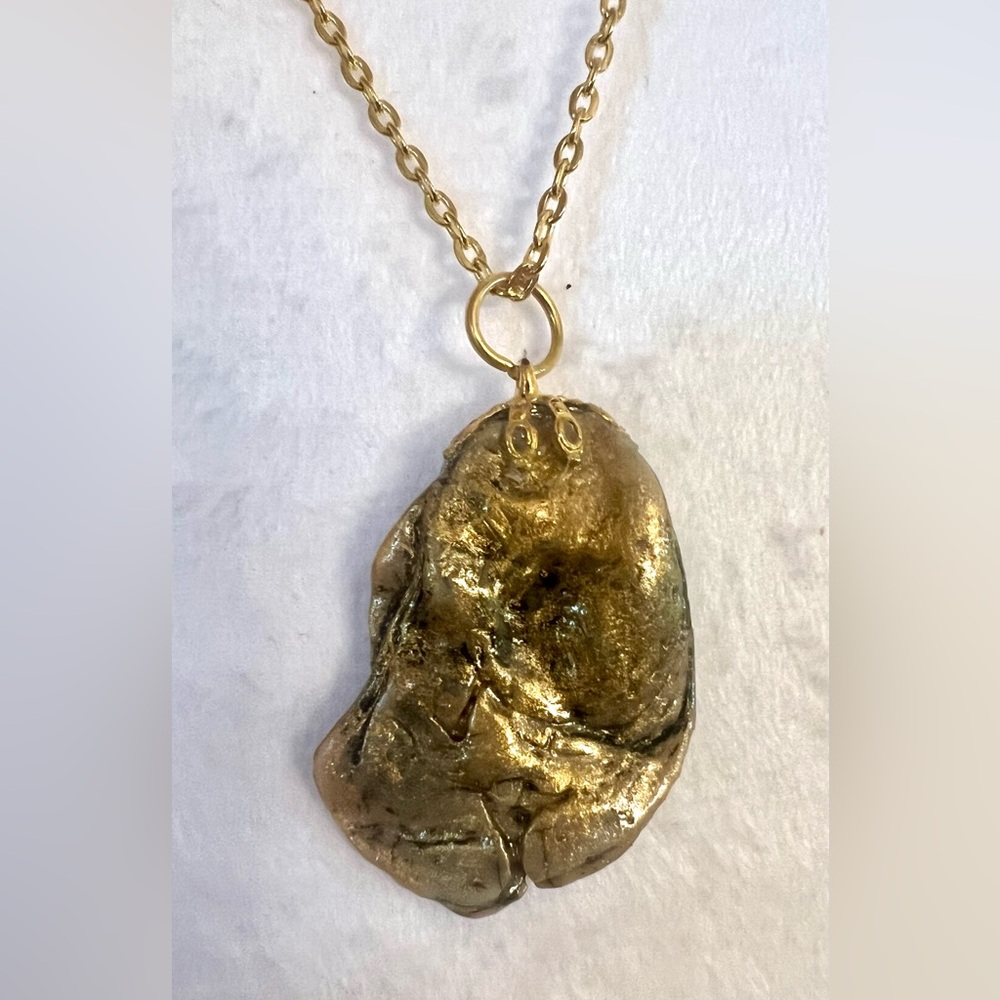 Natural Sea Shell Pendant Necklace Gold Painted Accents 18”Chain Beach Jewelry